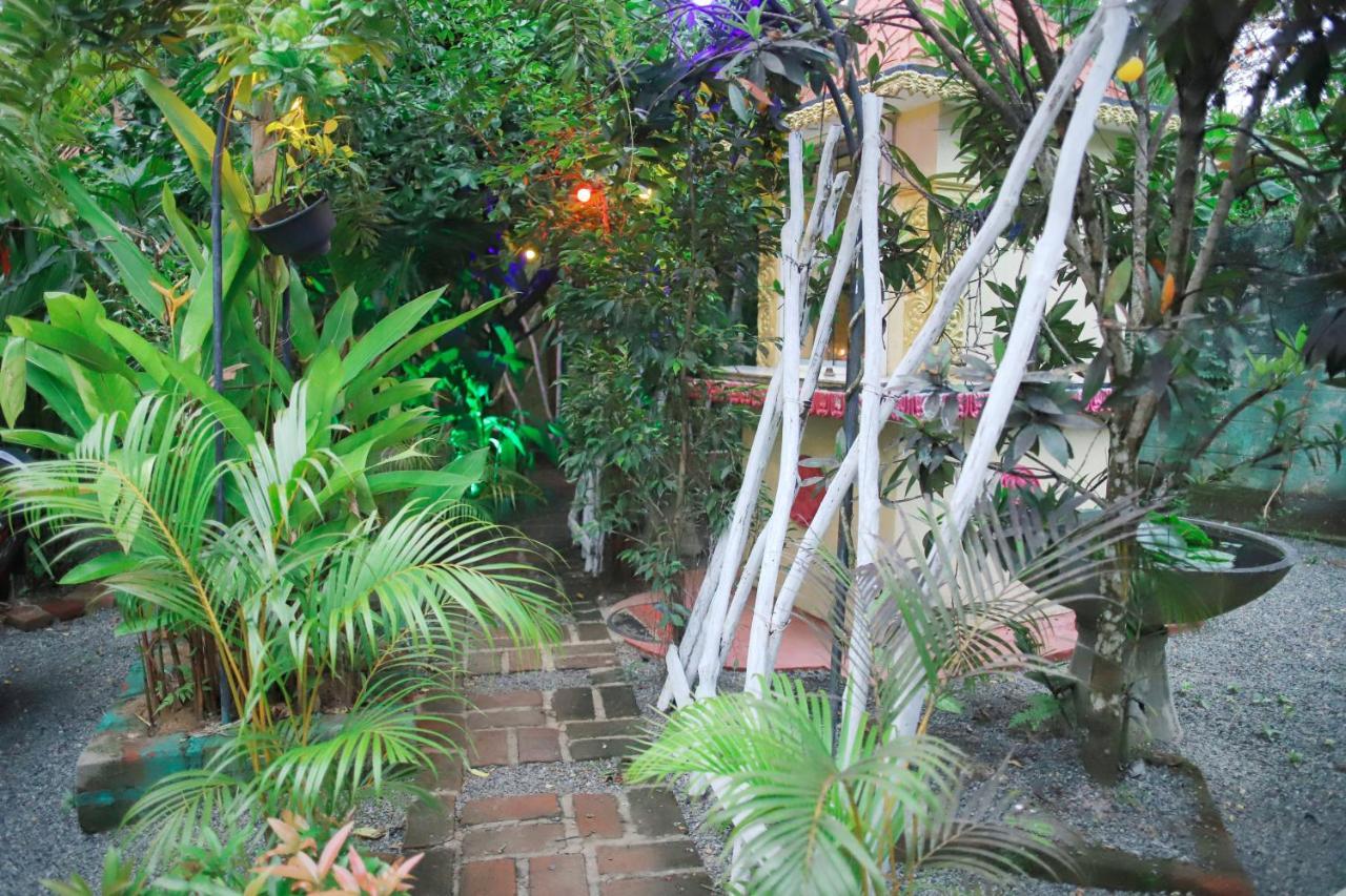Ruwan Jungle Homestay Мирисса Экстерьер фото